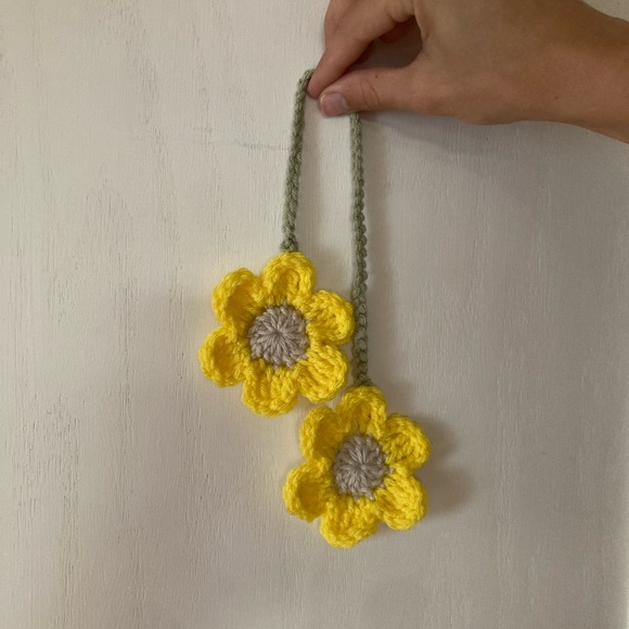 Flower rearview mirror car hanger - Picture 2 of 3